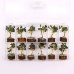 12x Mini Stromčeky z Drahých Kameňov na Drevenej Základni - Zelený Ava