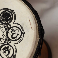 Ručne Vyrobený Bubon Djembe - Výška 30cm - Poškodený