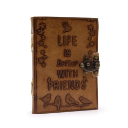 Kožený Zápisník – Obyčajný Papier - Life is Better with Friends (12.5c