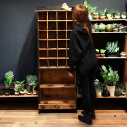 Jednofarebné Stolové Sviečky a Sklenené Svietniky – Štartovacia Súprav