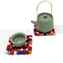 Štvorcové Podložky pod Poháre z Plstených Guľôčok – 10 cm Viacfarebné 