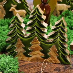2x Stratený v Lese - Drevená 3D Dekorácia Tri Stromy - 20x23cm