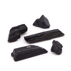 Vzorky Minerálov - Indický Turmalín 1 kg (približne 20-30 Kusov - 5-10