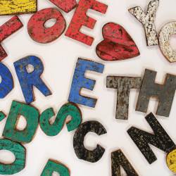 28x Rustikálne Písmená z Drevenej Kôry Farebné - I love you more than 