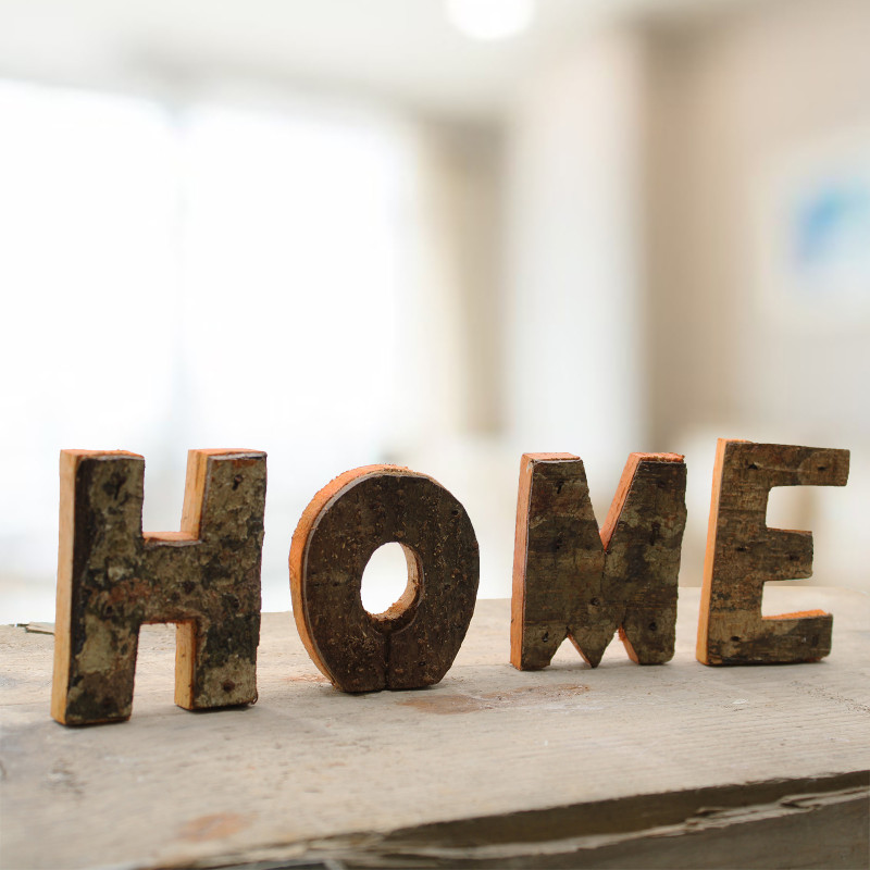 12x Rustikálne Písmená z Drevenej Kôry Farebné - HOME (4x3)