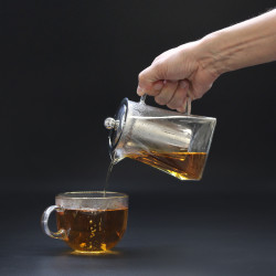 Sklenený Čajník s Nerezovým Filtrom 750 ml - Veža Darčekové Balenie