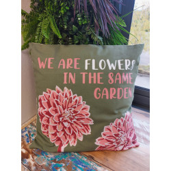 3x Bavlnená Obliečka na Vankúš s Potlačou - We are Flowers - Olivová, 