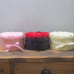 Darčekový Box z Mydlový Kvetov - 14 Ružových Ruží - Kruh