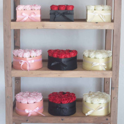 Darčekový Box z Mydlový Kvetov - 14 Krémových Ruží - Kruh