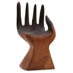 Vyrezávaná Ruka s Miskou z Roztaveného Skla