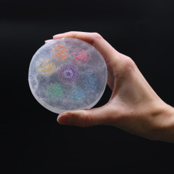 Malá Selenitová Podložka 8cm - Chakra - Farebná