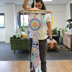 Extra Veľký Lapač Snov so Strieškou – Pastelová Dúha