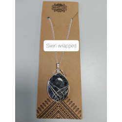 Špirálovito Omotaný Náhrdelník z Drahých Kameňov - Ruženín