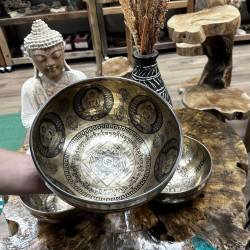 Tibetská Liečivá Gravírovaná Miska - 21cm - Óm a Budha